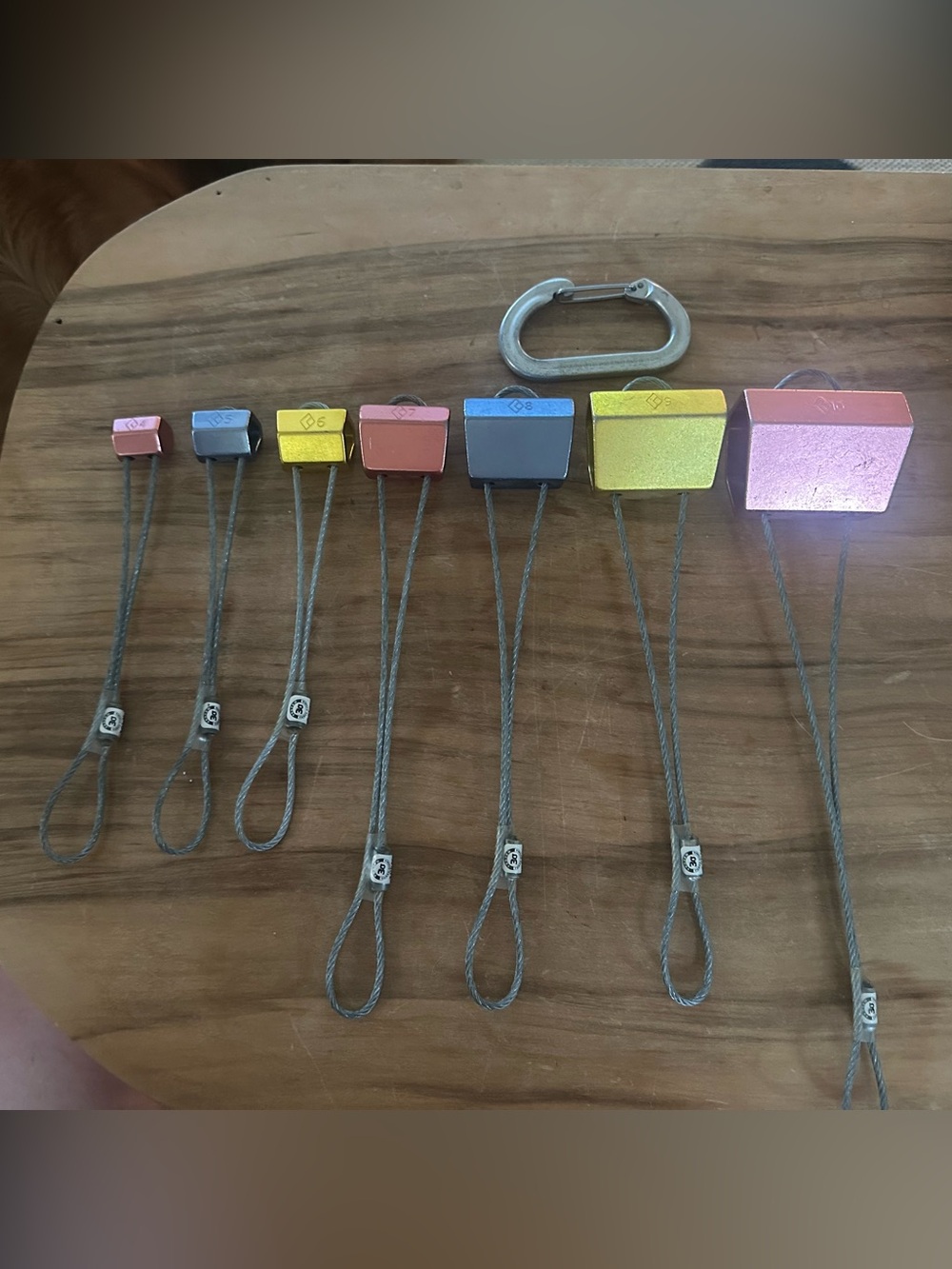 Black Diamond hex climbers 4-10 (7 total) used climbing gear with clip